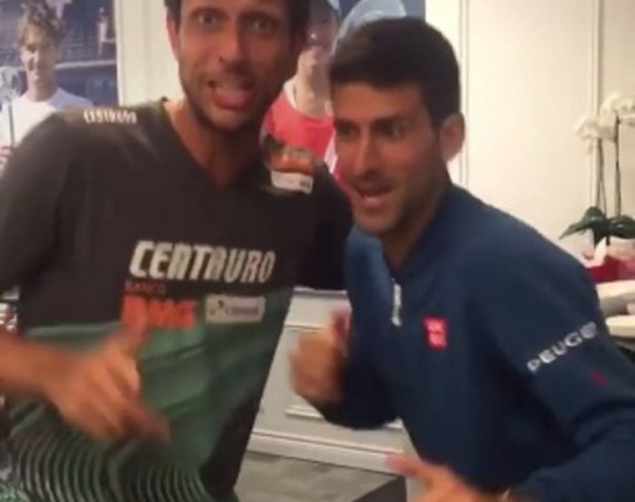 Video: Novak sa domaćinom đuska pred start Igara!