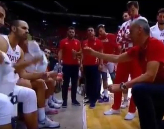 Video: Au, ala psuje Aco Petrović!