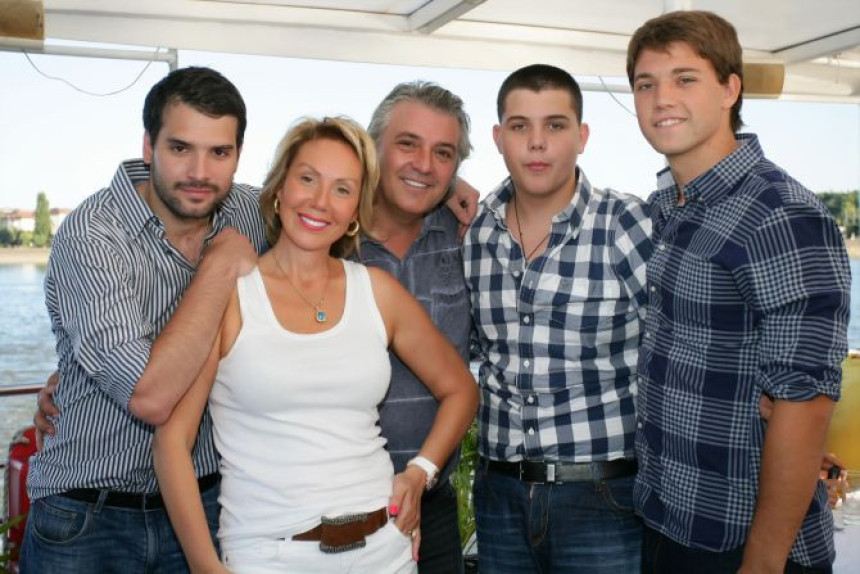 Lepa Brena ima novu snajku!