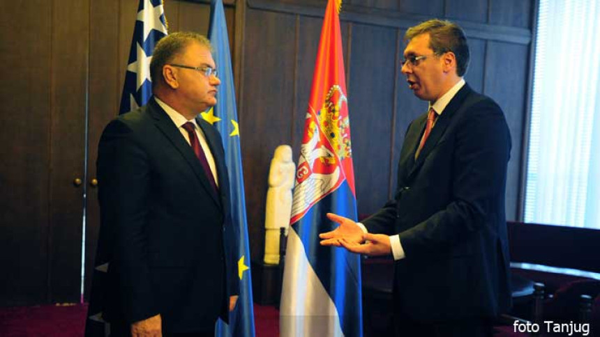 Mladen Ivanić sutra sa Vučićem 