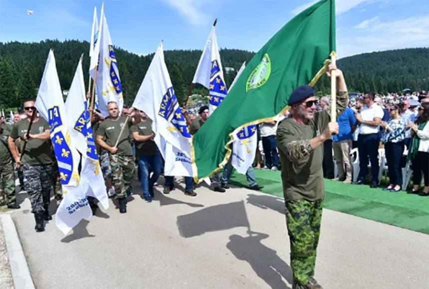 Смотра под ратним заставама