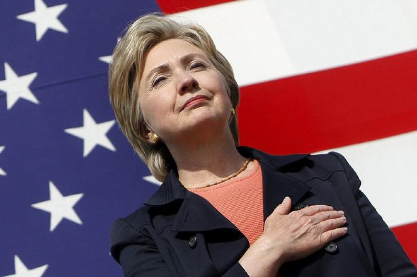 Klintonova: Svi žele da budu Amerikanci