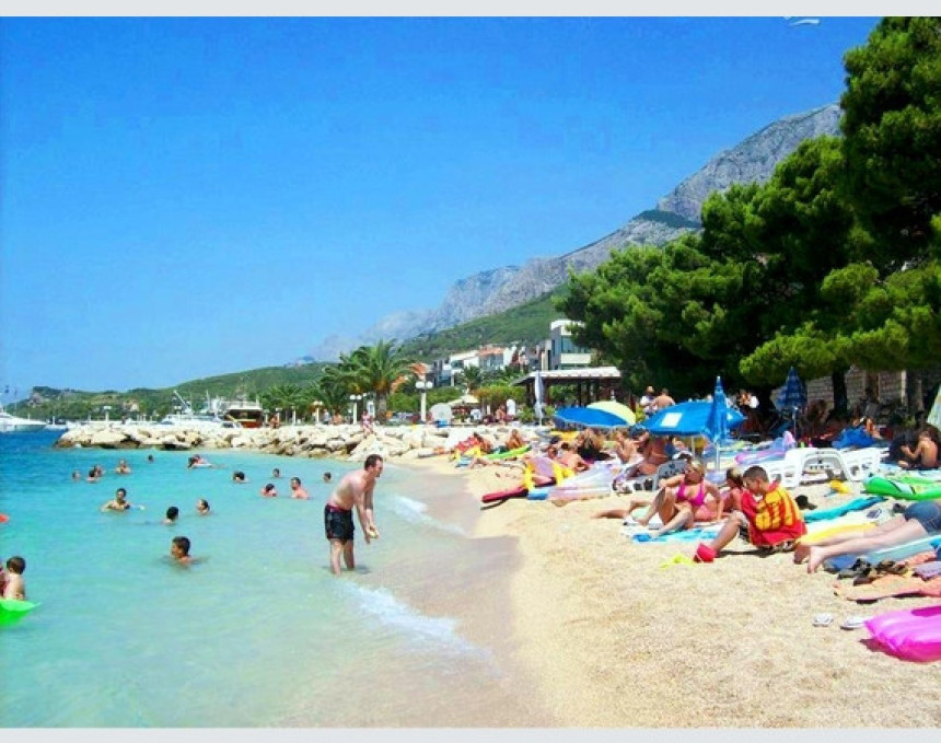 Urnebesni sastav o ljetovanju na Jadranu