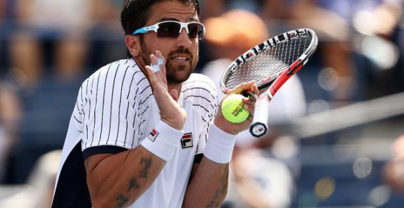 US open: Kiša, prekid, katastrofa sudije...Janko ispustio 2-0 i ispao! Ostade samo Nole - ispali i Viktor i Jelena!