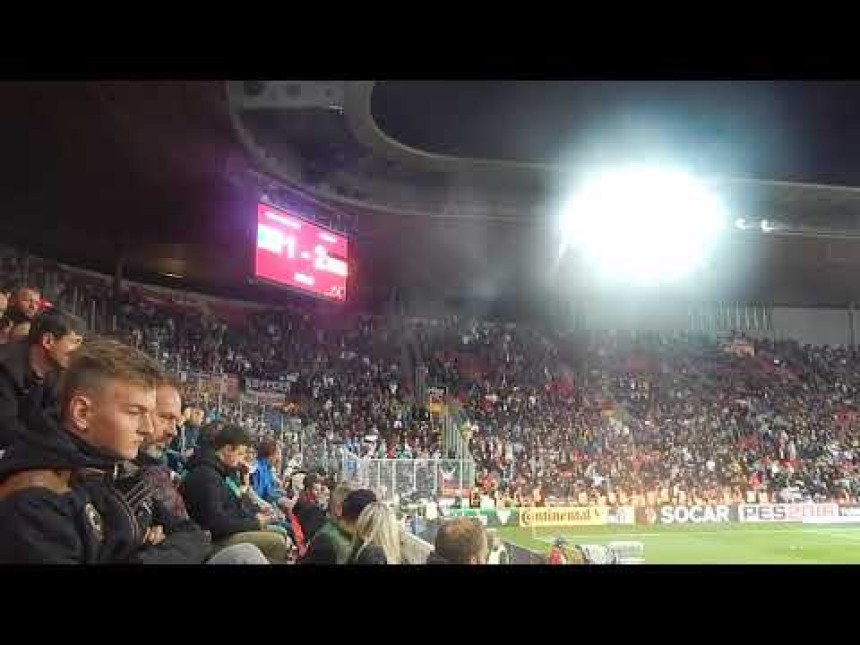 Video - SKANDAL U PRAGU: Nijemci uzvikivali "Zig hajl"!