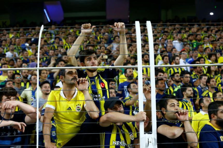 TUR - Fener u kanalu: Iz keca u dvojku! Debakl Galate!