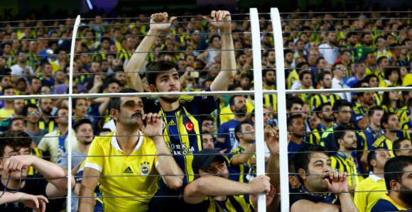 TUR - Fener u kanalu: Iz keca u dvojku! Debakl Galate!