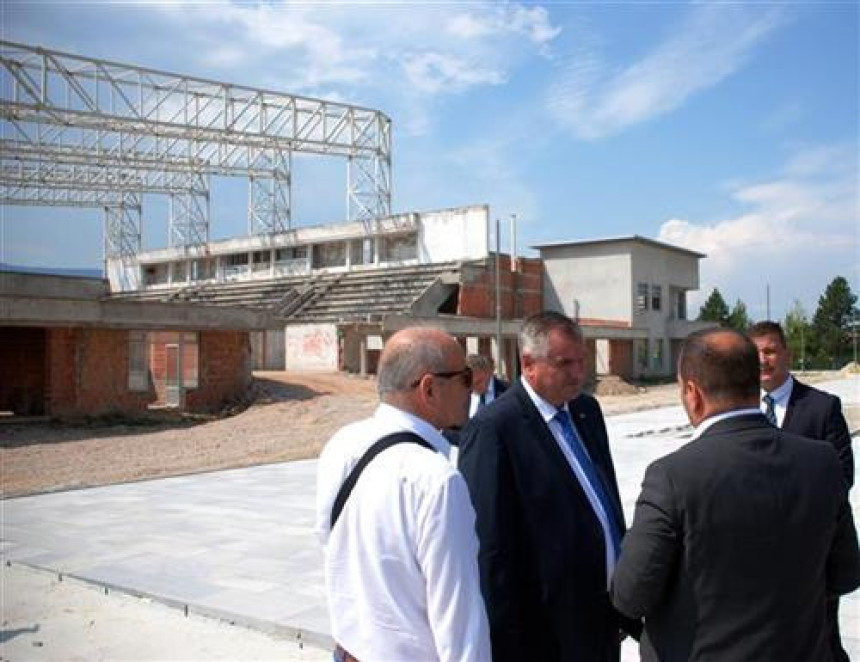 Vlada će pomoći gradnju pozorišta, dvorane, Trg...