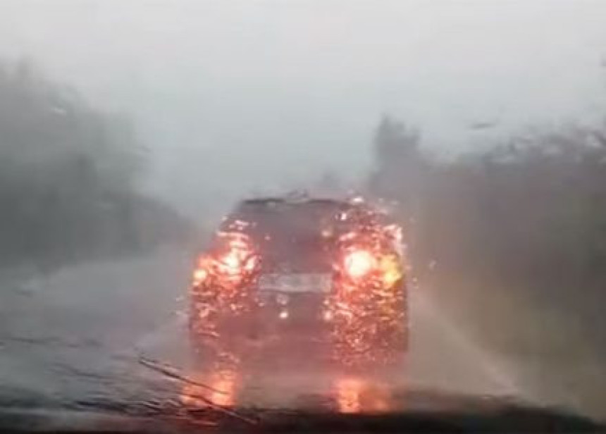 Pogledajte snimak nevremena na Manjači