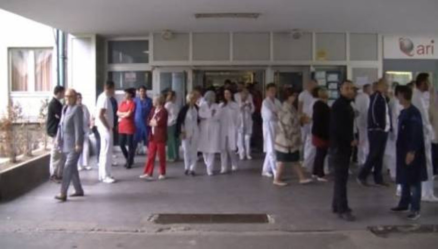 Medicinari u SA obustavili rad zbog niskih plata