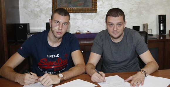 Не иде у Лацио: Нови уговор Павловићу у Партизану!