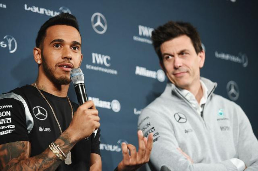 F1: U Mercedesu sastančili, Hamilton spustio loptu...