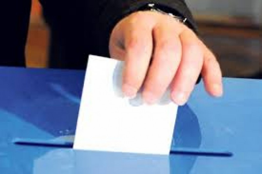 Видео-снимак куповине гласова на локалним изборима у Требињу