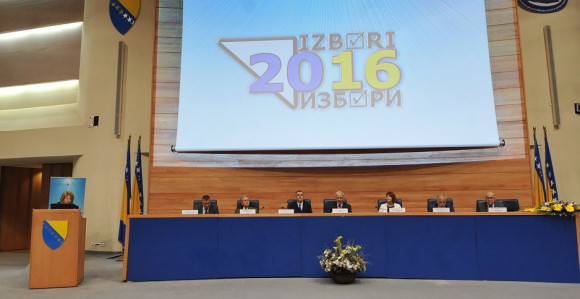 CIK BiH: Do 11 časova u BiH glasalo 16,17 odsto birača na lokalnim izborima