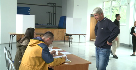 Sokolac: Do 15 h glasalo 55 % birača