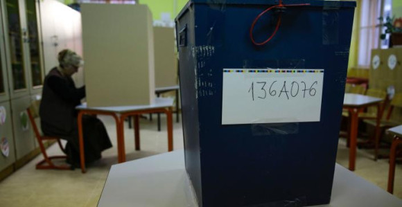 Derventa: Izlaznost do 11h oko 19% birača