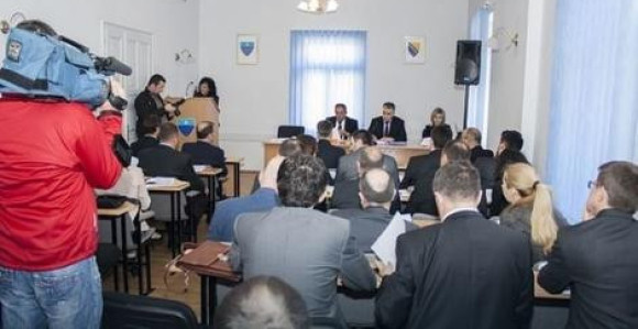 Srbi i dalje bez konstitutivnosti