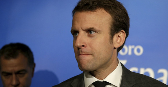 Zašto je Makronu pala popularnost?