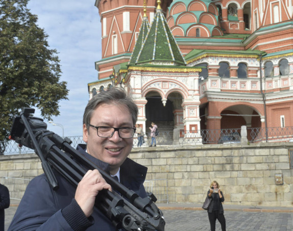 Vučić novinarima pritekao u pomoć
