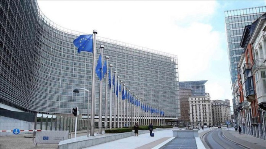 Мушкарац покушао да се запали испред сједишта ЕУ