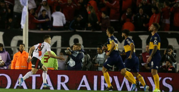 KL: Monumental drhti, River kida, Boka plače!