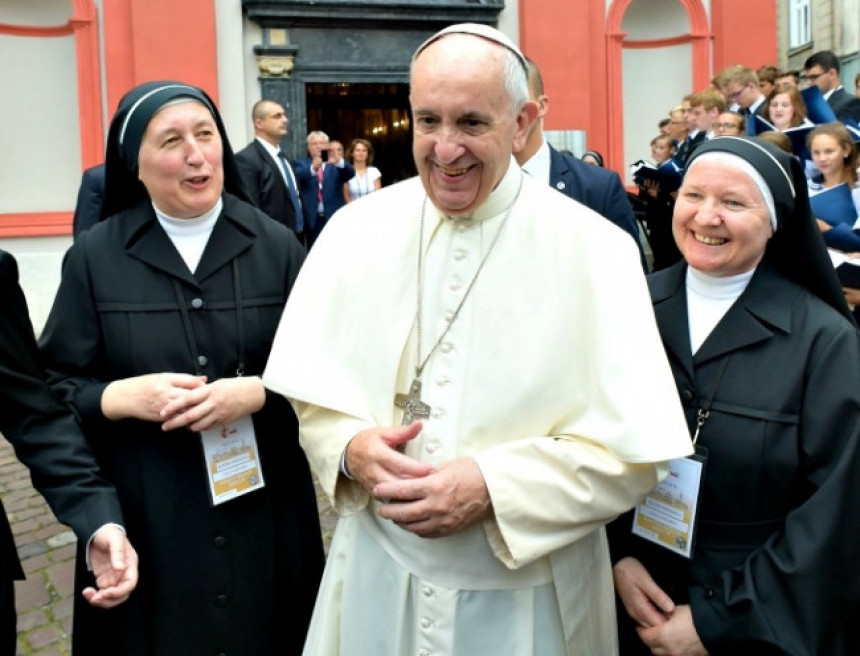 Папа против да жене буду свештенице