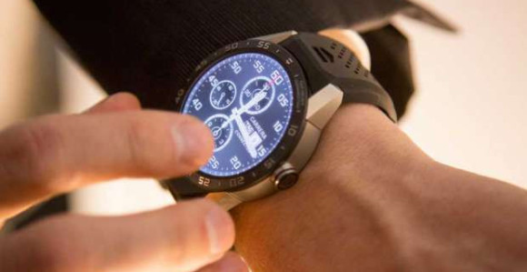 „Konekted“, pametni sat za one sa dubljim džepom