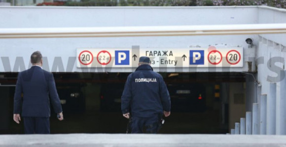 Sumnjiv automobil u podzemnoj garaži?
