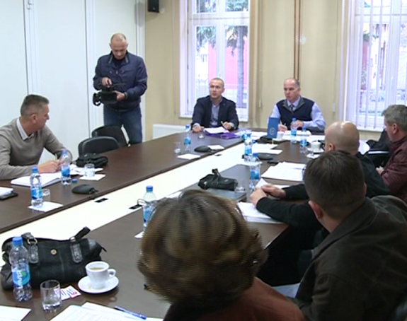 Синдикат не пристаје на смањење плата!