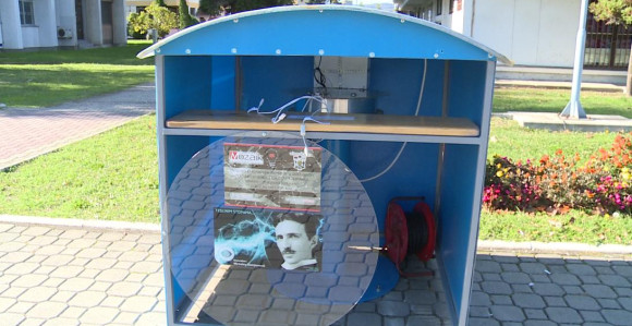 Промовисан изум "Теслиним стопама"