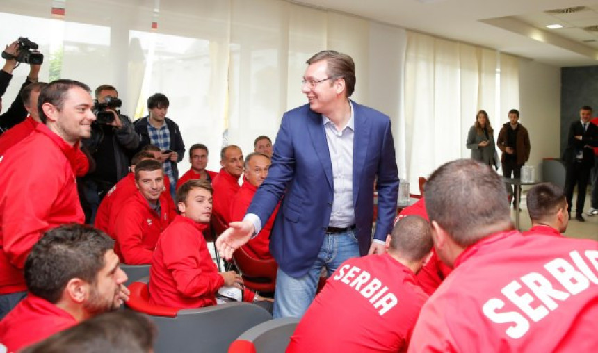 Вучић: Кандидоваћемо се за Мундијал 2030. године!