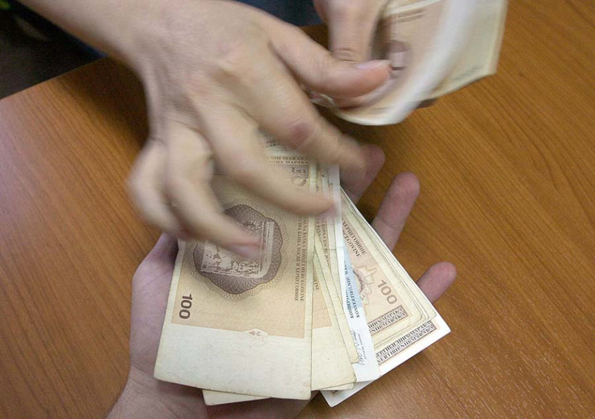Deceniju čekaju minimalni dodatak na platu u SIPA