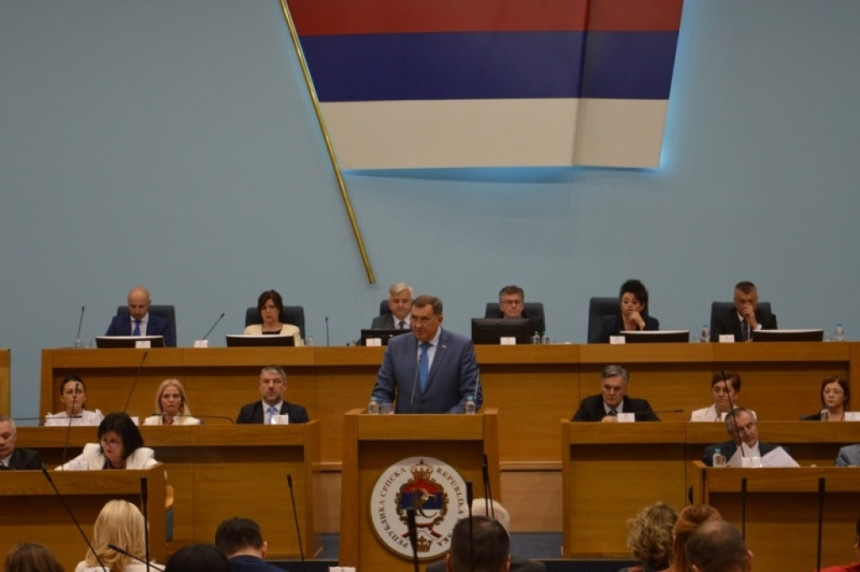 Иницијатива је служила само за политички обрачун?