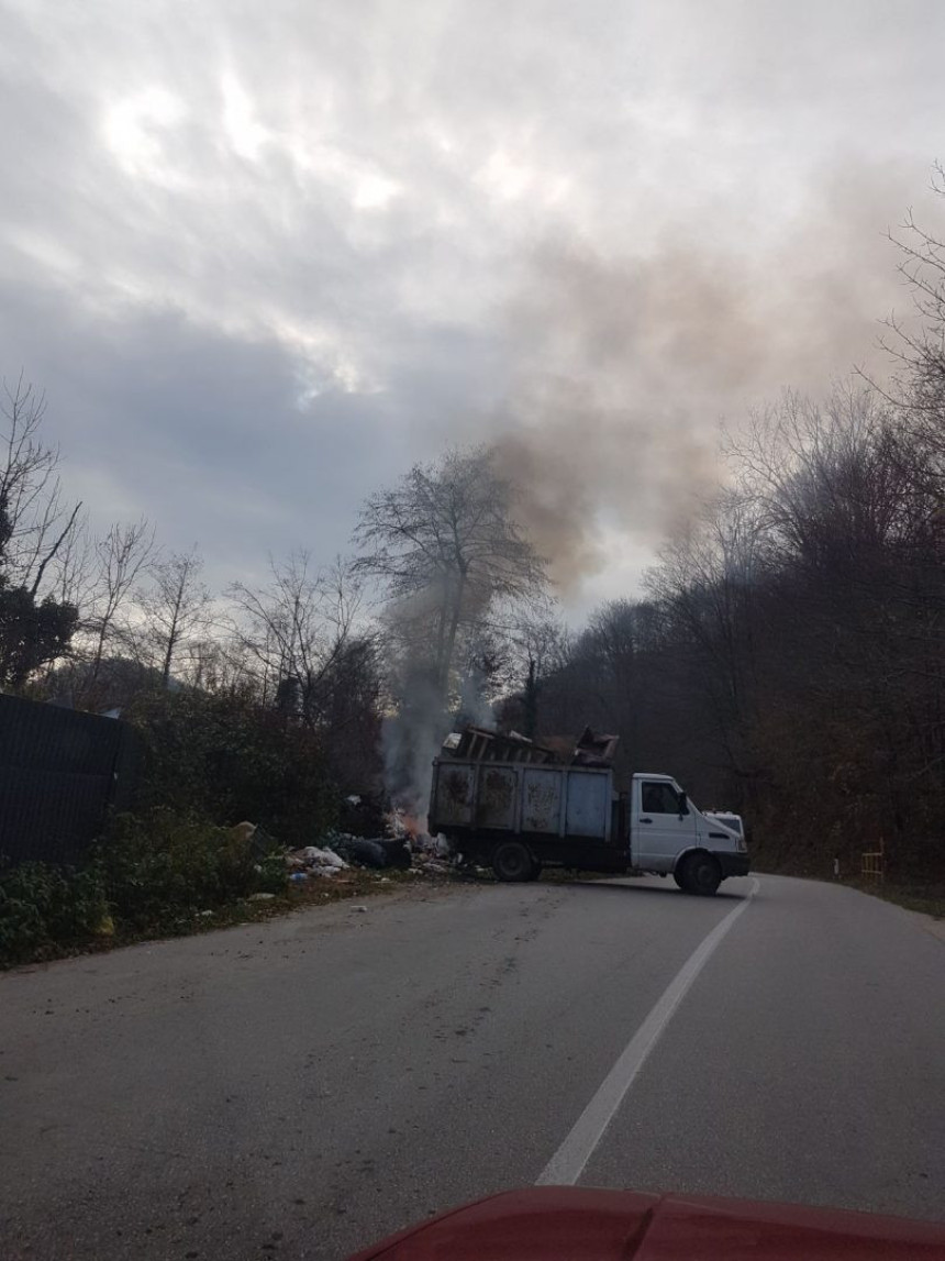 Odlaganje otpada ilegalno i u Šekovićima (FOTO)