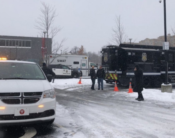 САД: Двоје дјеце убијено испред породичне куће