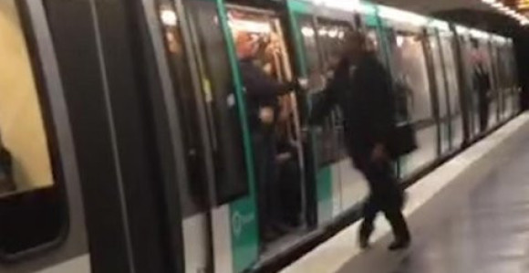 Video: Navijači Čelsija proglašeni krivim zboog rasizma!