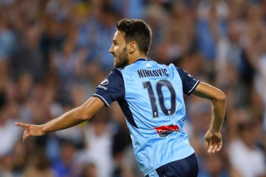 Nine pleše, Nine lomi, Nine pogađa!