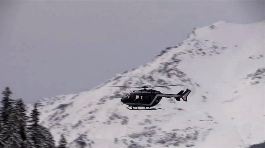Snijeg blokirao turiste u Alpama