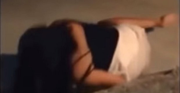 Pijana djevojka zaspala u travi