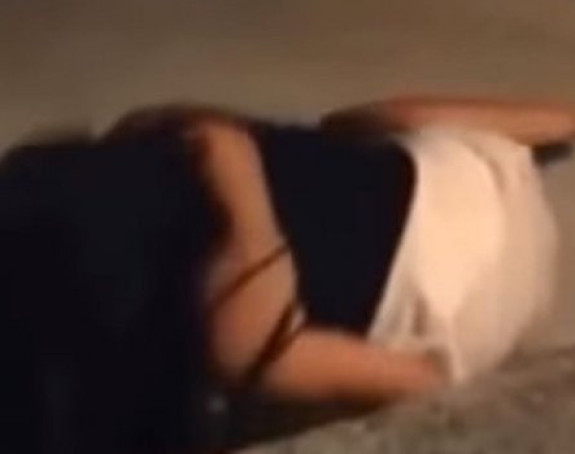 Pijana djevojka zaspala u travi