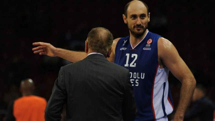 Nenad Krstić hrabri i savjetuje Zvezdu...