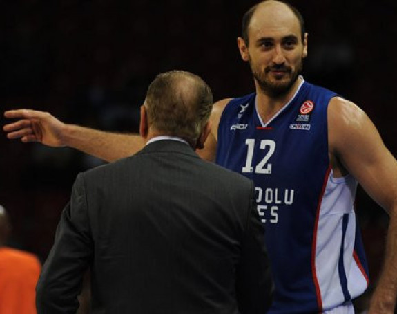 Nenad Krstić hrabri i savjetuje Zvezdu...