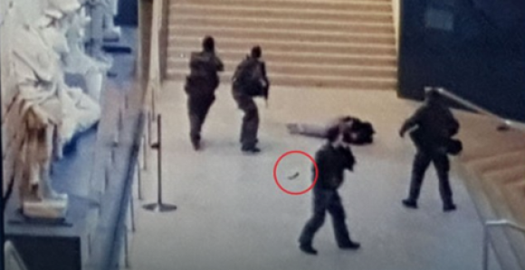 Napadač iz Luvra je egipatski državljanin