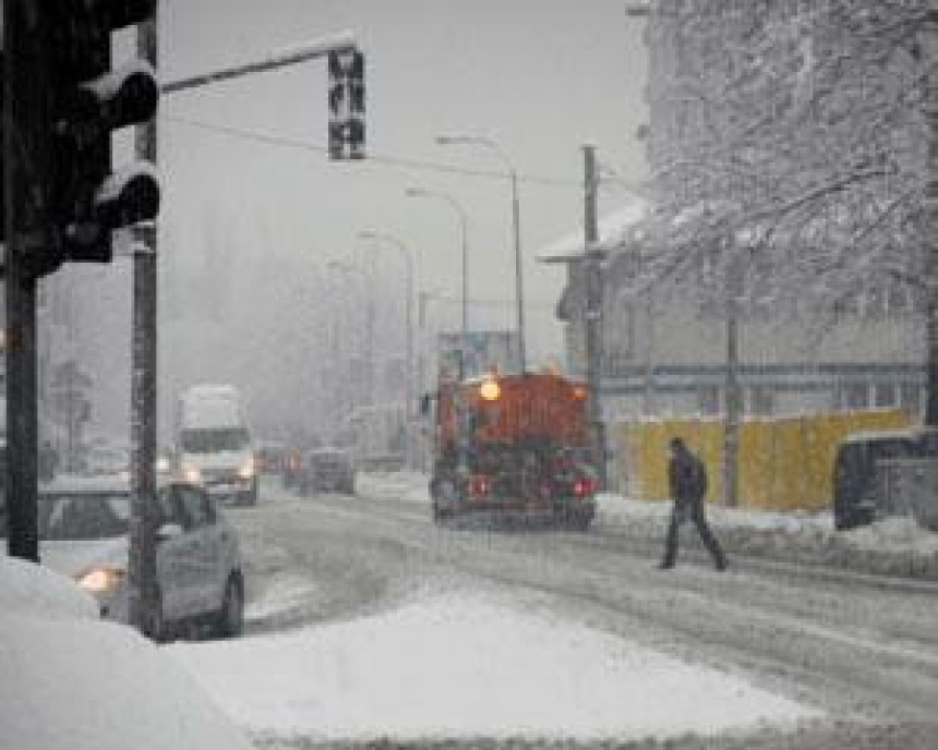 Saobraćaj otežan ekipe na terenu