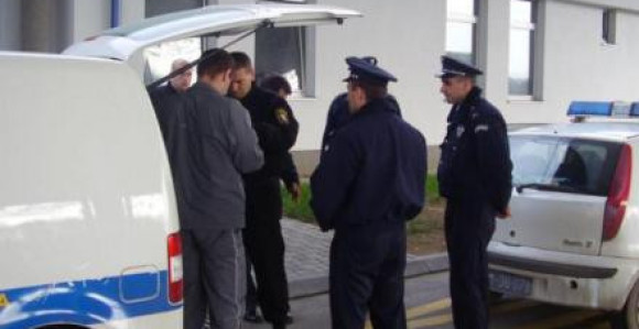 Pet osoba lišeno slobode 