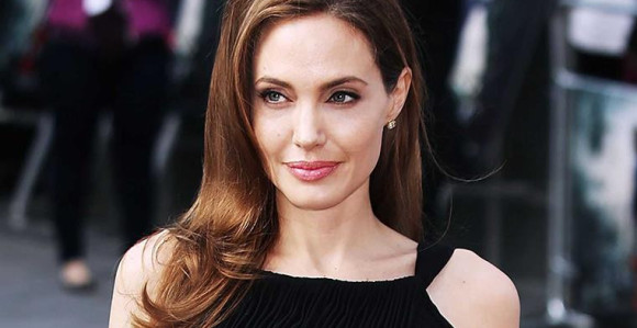 Anđelina Džoli se zagledala u mlađeg kolegu