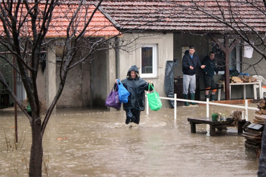 Vanredno u FBiH: Saobraćaj otežan