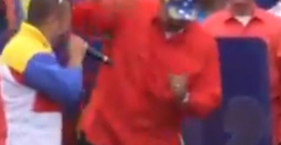 Криза у земљи, Мадуро плеше