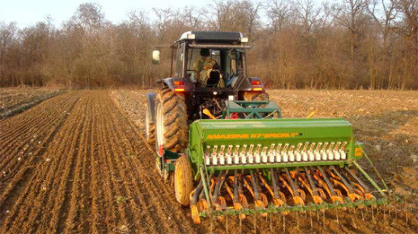 За десет хектара је потребно 10.000 КМ!