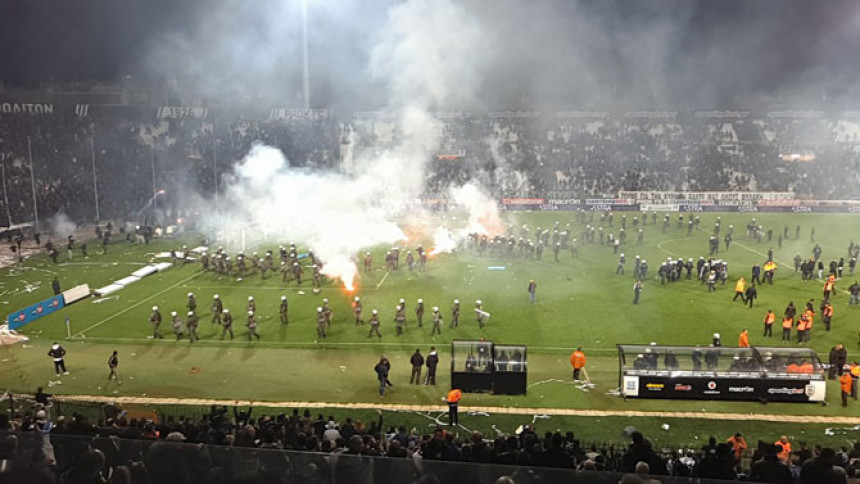 Video: Kakav haos! "Solunski front" - PAOK i Olimpijakos!